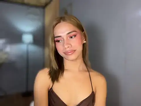 Lovelynikki03 在線直播表演