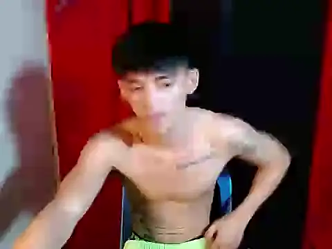 urhunky_boy Show in webcam