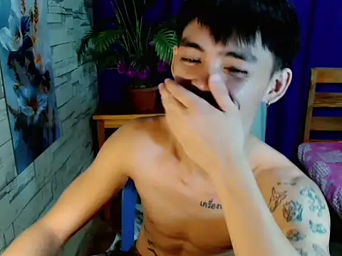 urhunky_boy 网络视讯表演