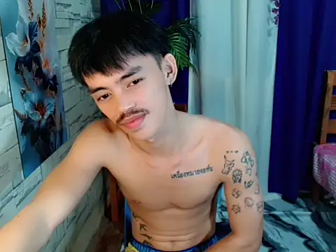 Pokazy przed kamerką – urhunky_boy