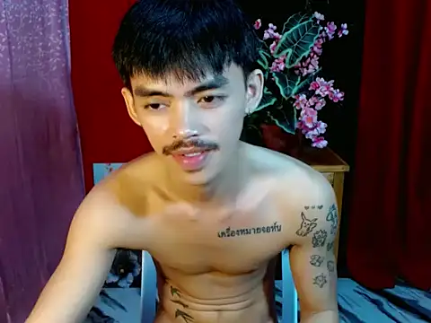 urhunky_boy Show in webcam