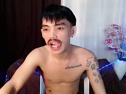 urhunky_boy Show in webcam