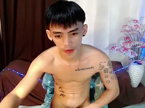 Show modela urhunky_boy na web-kameri