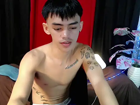 urhunky_boy Show in webcam