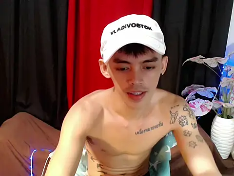urhunky_boy Show Webcam