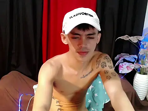 urhunky_boy 网络视讯表演