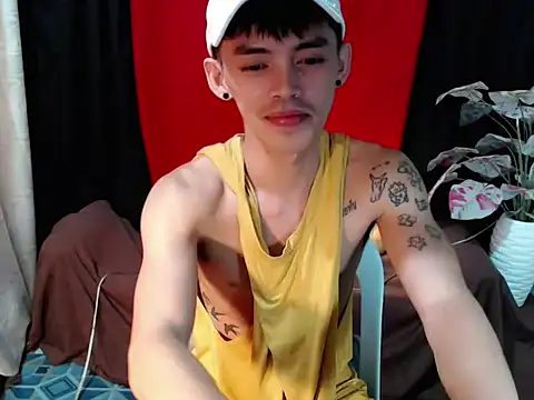 urhunky_boy webcam show