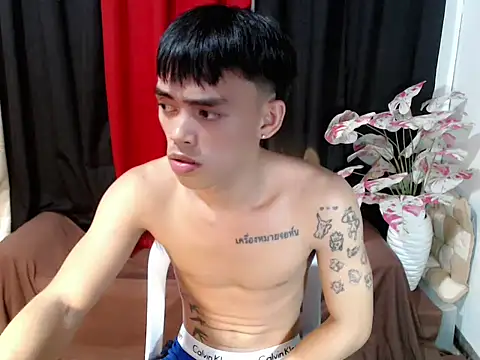 urhunky_boy Show Webcam