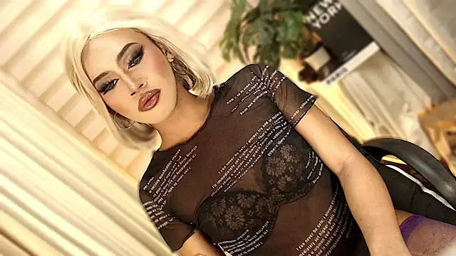 Winnie_Harllow's Webcam Show