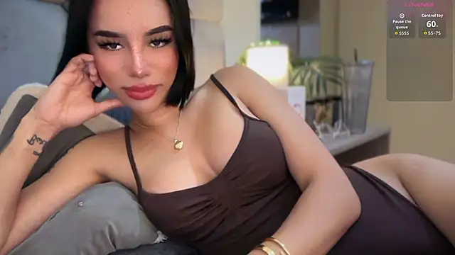 youngstunnagirl 在線直播表演