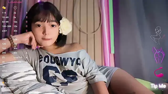 Cutie_lisa18: διαδικτυακό σόου στην κάμερα