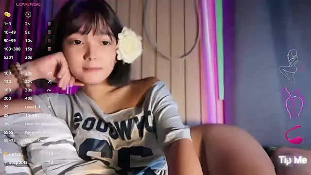Cutie_lisa18 webkamerás műsora