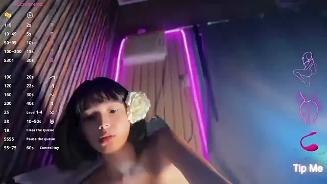 Cutie_lisa18: διαδικτυακό σόου στην κάμερα