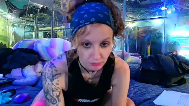 meateater74553's Live XXX Chat