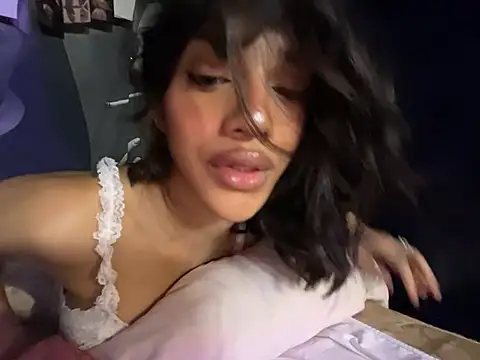הופעת וובקאם של itsmekarinaaa
