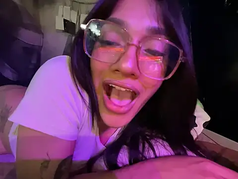 عرض كام itsmekarinaaa