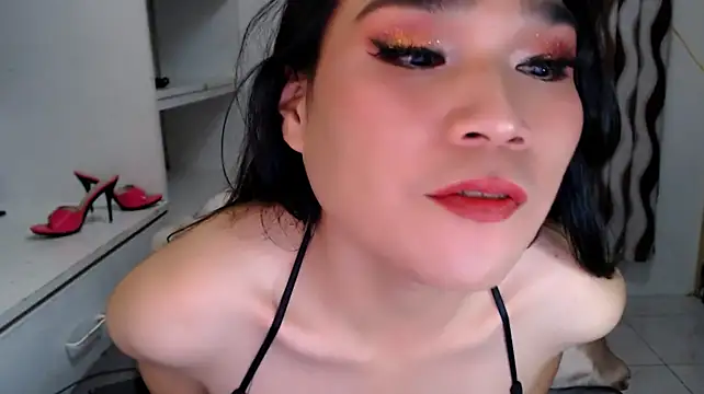 ur_luxella Show Webcam