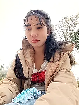 emaame68: διαδικτυακό σόου στην κάμερα