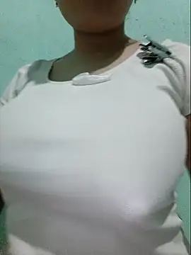 Shine_Mai Show in webcam