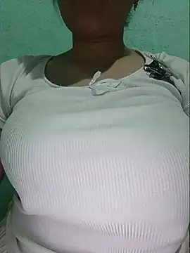 Shine_Mai Show in webcam