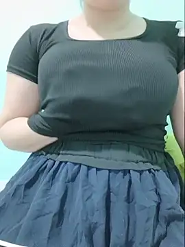 Shine_Mai Show in webcam