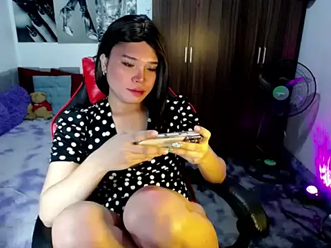 Show modela sofiathe1st na web-kameri