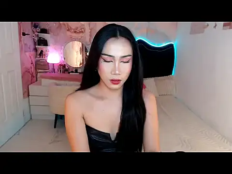 Sluttyvana 在線直播表演