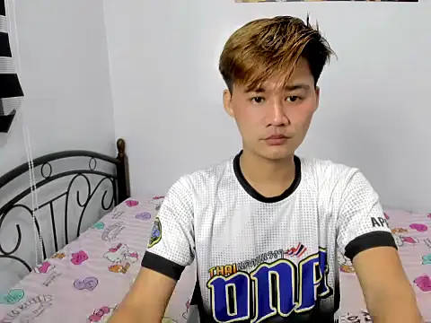 urasian_jhon Show Webcam