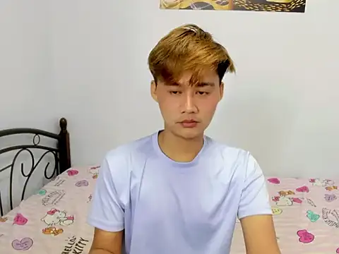 urasian_jhon Show Webcam