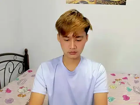 urasian_jhon Show Webcam