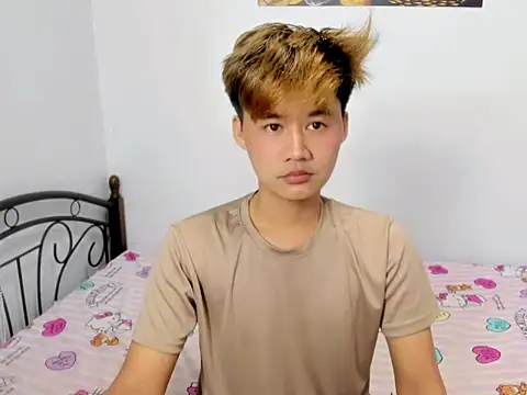 urasian_jhon Show Webcam