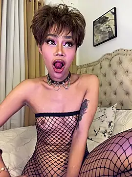Innocent_yanixx69のウェブカメラショー