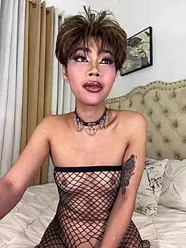 Innocent_yanixx69 webkamerás műsora