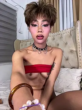 Innocent_yanixx69 webkamerás műsora