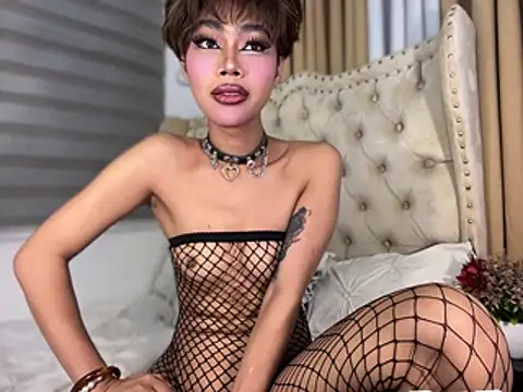 Pokazy przed kamerką – Innocent_yanixx69