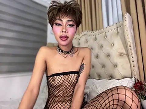 Innocent_yanixx69 网络视讯表演