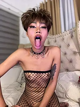 Innocent_yanixx69 webkamerás műsora
