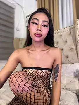 Show modela Innocent_yanixx69 na web-kameri