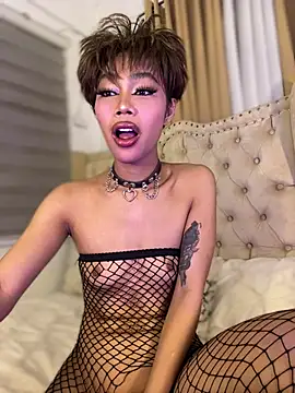 Innocent_yanixx69 网络视讯表演