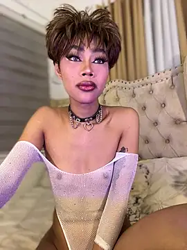 Pokazy przed kamerką – Innocent_yanixx69