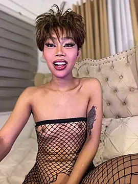 Innocent_yanixx69's Webcam Show