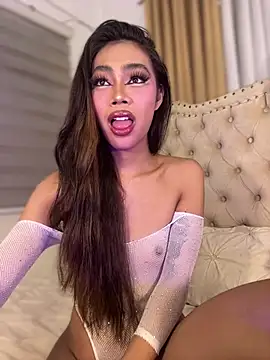 Innocent_yanixx69 网络视讯表演