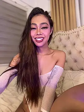 Pokazy przed kamerką – Innocent_yanixx69