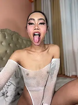 Show modela Innocent_yanixx69 na web-kameri