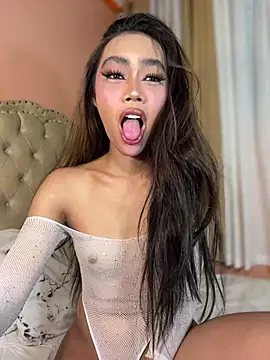 Innocent_yanixx69's Webcam Show
