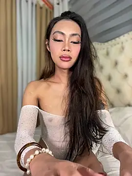 Innocent_yanixx69 网络视讯表演