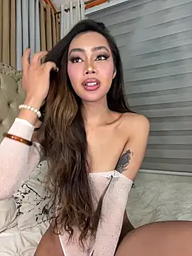 Innocent_yanixx69's Webcam Show
