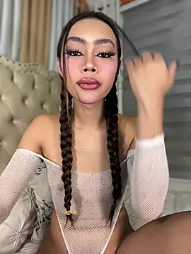 Innocent_yanixx69's Webcam Show