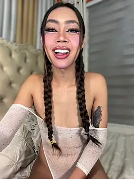 Innocent_yanixx69's Webcam Show