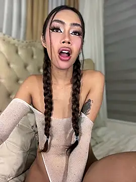 Show modela Innocent_yanixx69 na web-kameri